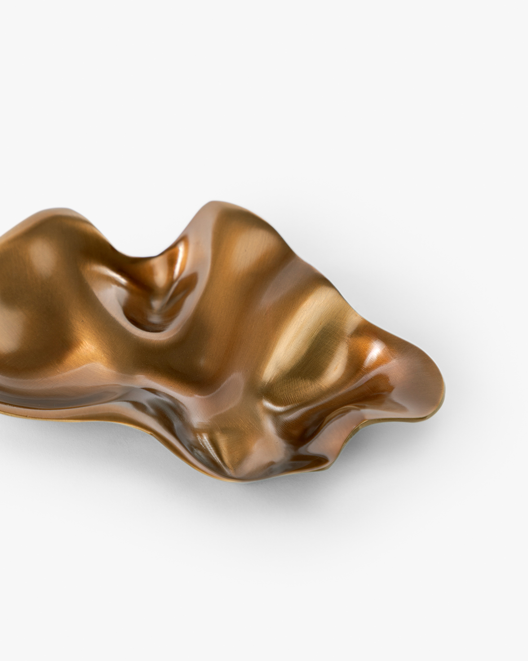 Chiffonner Metal Object
